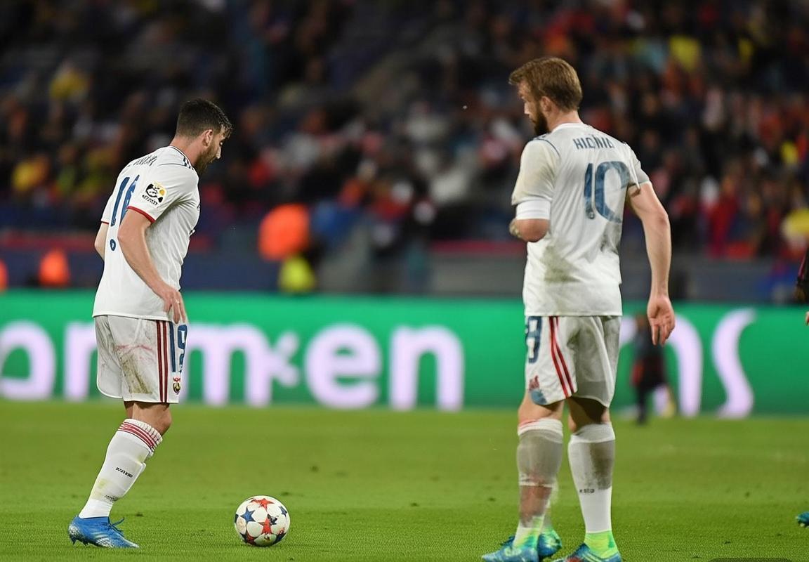 西甲四强欧冠小组赛出线形势分析：皇马锁定头名，巴萨马竞迎关键战